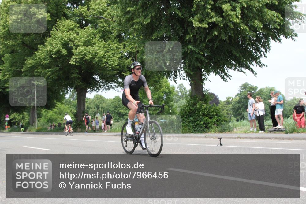 15.06.2025 - 7 Türme Triathlon Yannick Fuchs http://msf.ph/oto/7966456 15.06.2025 13:17:57 Radfahren  meine-sportfotos.de