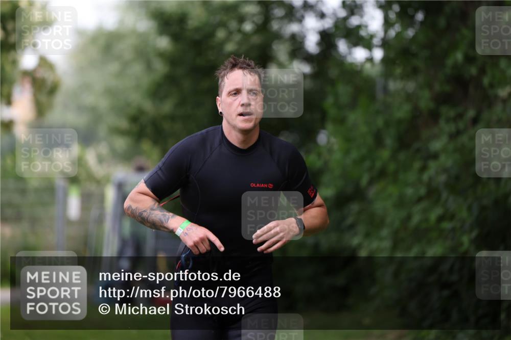 15.06.2025 - 7 Türme Triathlon Michael Strokosch http://msf.ph/oto/7966488 15.06.2025 12:20:39 Schwimmen 385, 499, 557, 573, 610, 613, 634 meine-sportfotos.de