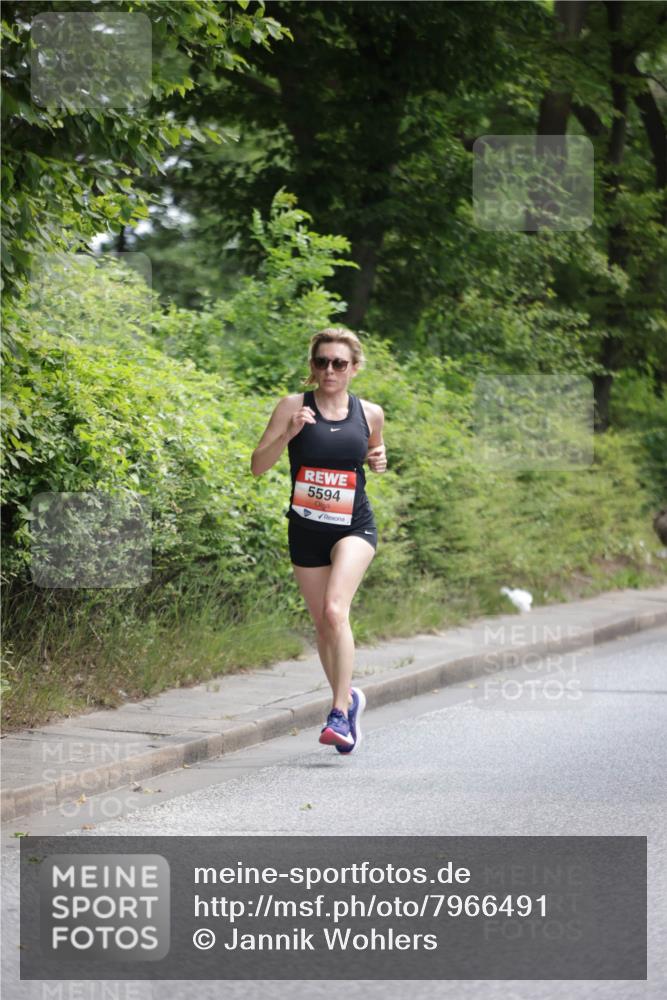 15.06.2025 - REWE Women's Run Jannik Wohlers http://msf.ph/oto/7966491 15.06.2025 10:01:42 Laufen 5594 meine-sportfotos.de