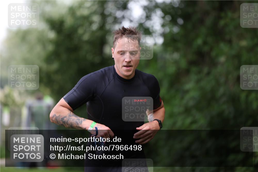 15.06.2025 - 7 Türme Triathlon Michael Strokosch http://msf.ph/oto/7966498 15.06.2025 12:20:39 Schwimmen 385, 499, 557, 573, 610, 613, 634 meine-sportfotos.de