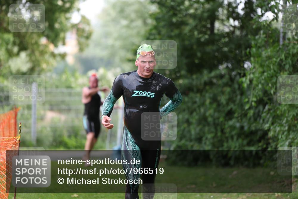 15.06.2025 - 7 Türme Triathlon Michael Strokosch http://msf.ph/oto/7966519 15.06.2025 12:20:48 Schwimmen 385, 434, 499, 557, 568, 597, 625 meine-sportfotos.de