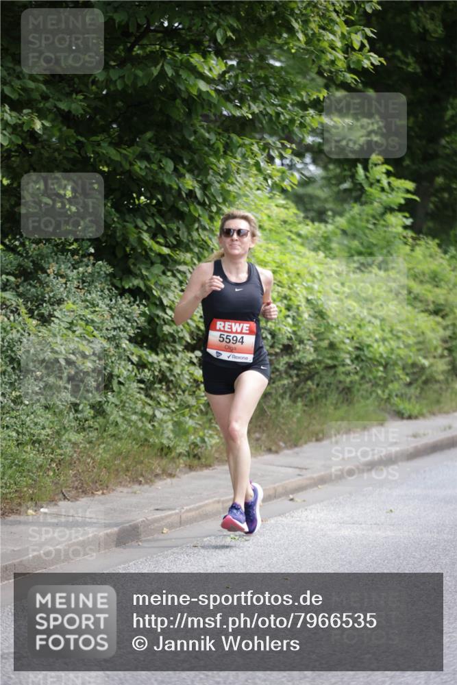 15.06.2025 - REWE Women's Run Jannik Wohlers http://msf.ph/oto/7966535 15.06.2025 10:01:44 Laufen 5594 meine-sportfotos.de