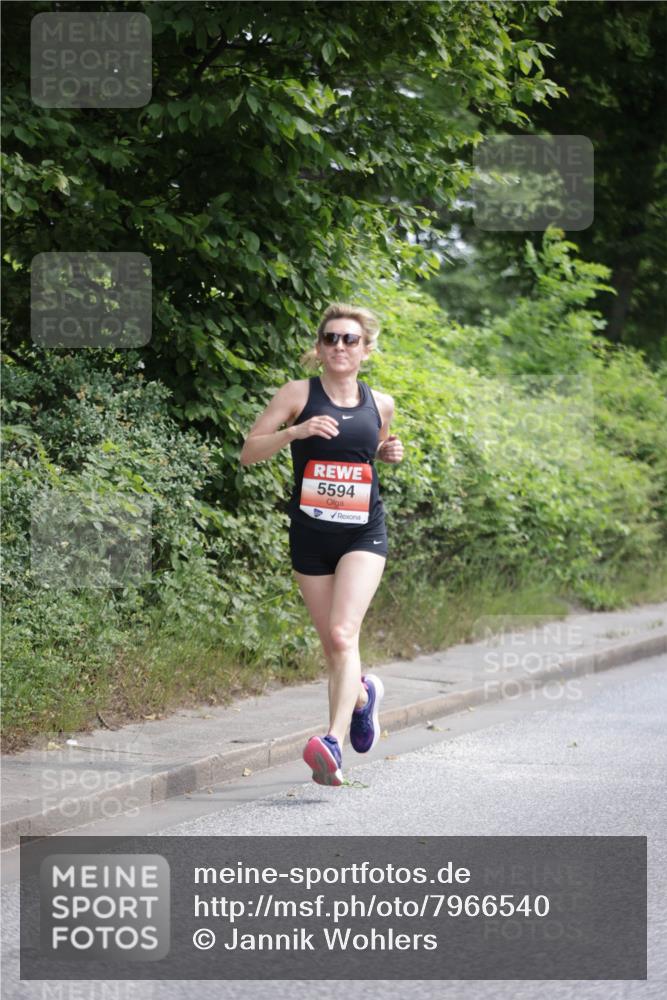 15.06.2025 - REWE Women's Run Jannik Wohlers http://msf.ph/oto/7966540 15.06.2025 10:01:44 Laufen 5594 meine-sportfotos.de
