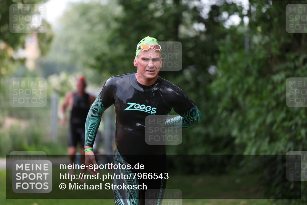 15.06.2025 - 7 Türme Triathlon Michael Strokosch http://msf.ph/oto/7966543 15.06.2025 12:20:49 Schwimmen 385, 434, 499, 557, 568, 597, 625 meine-sportfotos.de
