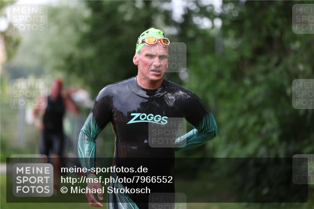 15.06.2025 - 7 Türme Triathlon Michael Strokosch http://msf.ph/oto/7966552 15.06.2025 12:20:49 Schwimmen 385, 434, 499, 557, 568, 597, 625 meine-sportfotos.de