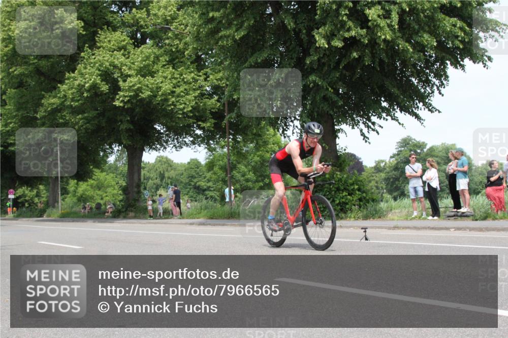 15.06.2025 - 7 Türme Triathlon Yannick Fuchs http://msf.ph/oto/7966565 15.06.2025 13:18:53 Radfahren  meine-sportfotos.de