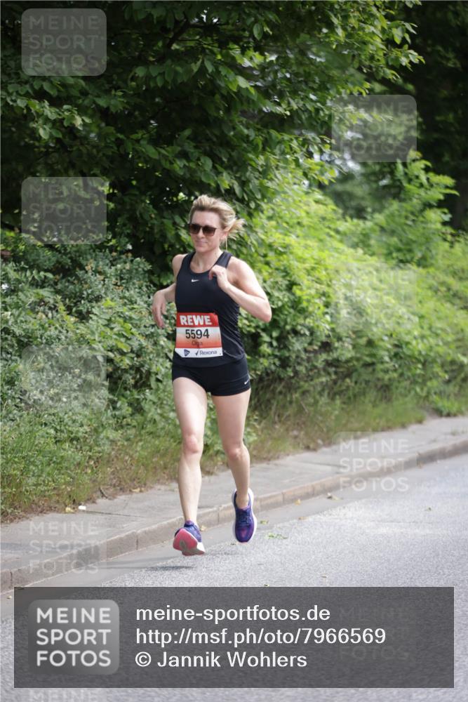 15.06.2025 - REWE Women's Run Jannik Wohlers http://msf.ph/oto/7966569 15.06.2025 10:01:44 Laufen 5594 meine-sportfotos.de