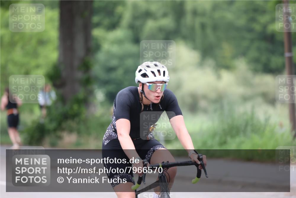 15.06.2025 - 7 Türme Triathlon Yannick Fuchs http://msf.ph/oto/7966570 15.06.2025 14:04:08 Radfahren 653 meine-sportfotos.de