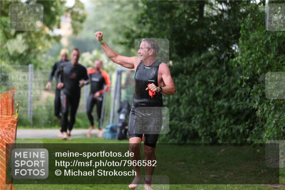 15.06.2025 - 7 Türme Triathlon Michael Strokosch http://msf.ph/oto/7966582 15.06.2025 12:20:52 Schwimmen 385, 434, 557, 568, 597, 625 meine-sportfotos.de
