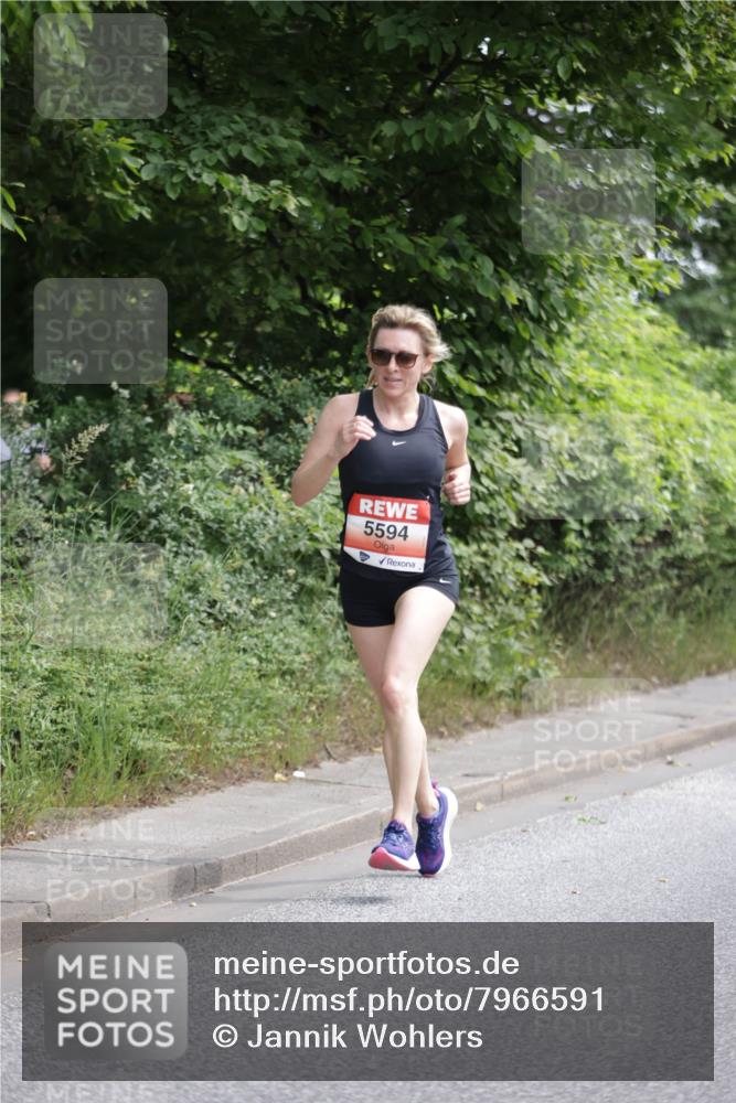 15.06.2025 - REWE Women's Run Jannik Wohlers http://msf.ph/oto/7966591 15.06.2025 10:01:44 Laufen 5594 meine-sportfotos.de