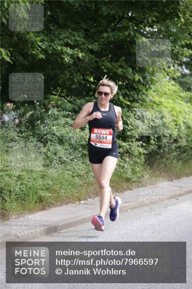 15.06.2025 - REWE Women's Run Jannik Wohlers http://msf.ph/oto/7966597 15.06.2025 10:01:44 Laufen 5594 meine-sportfotos.de