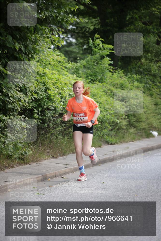 15.06.2025 - REWE Women's Run Jannik Wohlers http://msf.ph/oto/7966641 15.06.2025 10:01:47 Laufen 5447 meine-sportfotos.de