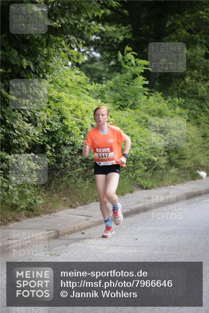 15.06.2025 - REWE Women's Run Jannik Wohlers http://msf.ph/oto/7966646 15.06.2025 10:01:47 Laufen 5447 meine-sportfotos.de