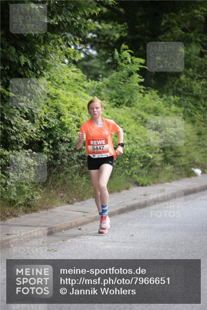 15.06.2025 - REWE Women's Run Jannik Wohlers http://msf.ph/oto/7966651 15.06.2025 10:01:47 Laufen 5447 meine-sportfotos.de