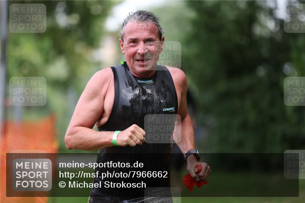 15.06.2025 - 7 Türme Triathlon Michael Strokosch http://msf.ph/oto/7966662 15.06.2025 12:20:56 Schwimmen 385, 434, 557, 568, 592, 597, 625 meine-sportfotos.de