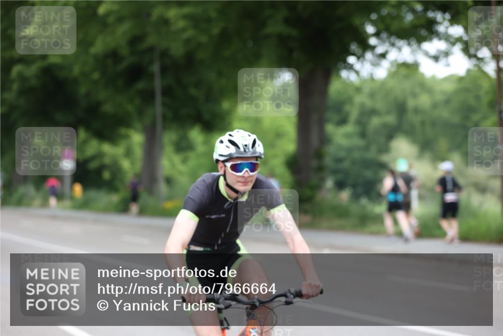 15.06.2025 - 7 Türme Triathlon Yannick Fuchs http://msf.ph/oto/7966664 15.06.2025 14:08:13 Radfahren 1158 meine-sportfotos.de