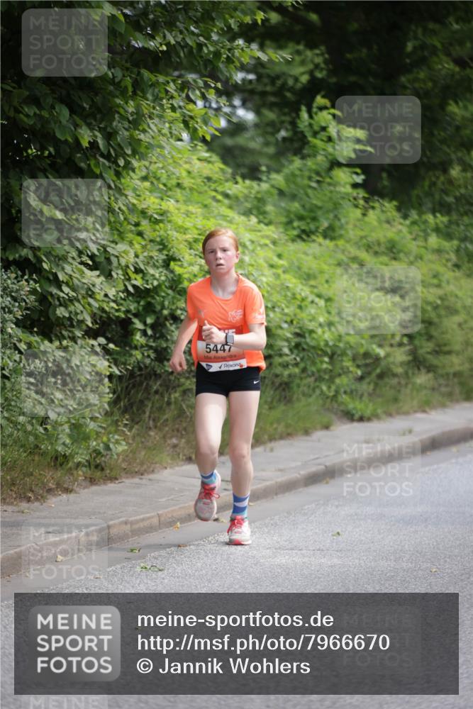 15.06.2025 - REWE Women's Run Jannik Wohlers http://msf.ph/oto/7966670 15.06.2025 10:01:47 Laufen 5447 meine-sportfotos.de