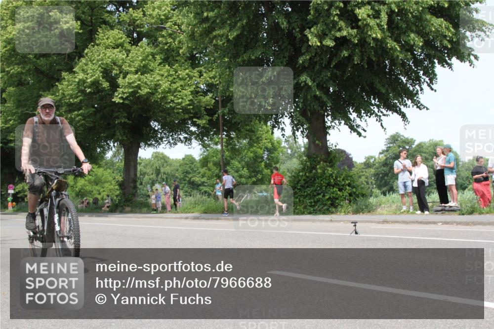 15.06.2025 - 7 Türme Triathlon Yannick Fuchs http://msf.ph/oto/7966688 15.06.2025 13:19:41 Radfahren  meine-sportfotos.de