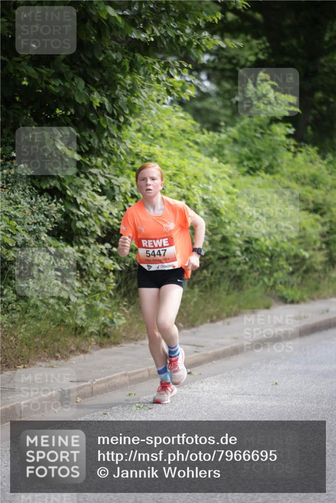 15.06.2025 - REWE Women's Run Jannik Wohlers http://msf.ph/oto/7966695 15.06.2025 10:01:48 Laufen 5447 meine-sportfotos.de