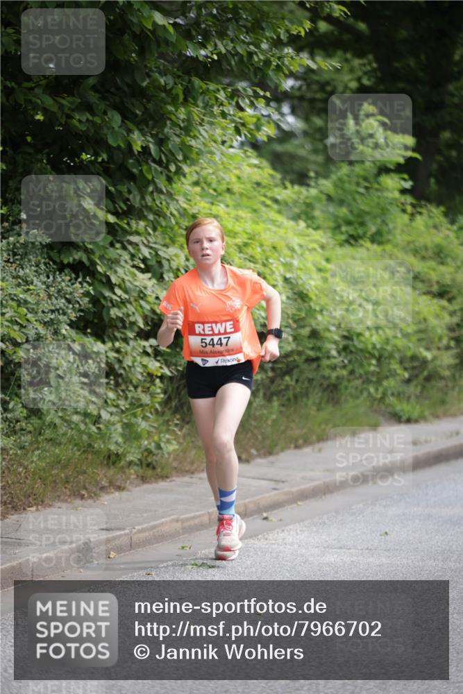 15.06.2025 - REWE Women's Run Jannik Wohlers http://msf.ph/oto/7966702 15.06.2025 10:01:48 Laufen 5447 meine-sportfotos.de