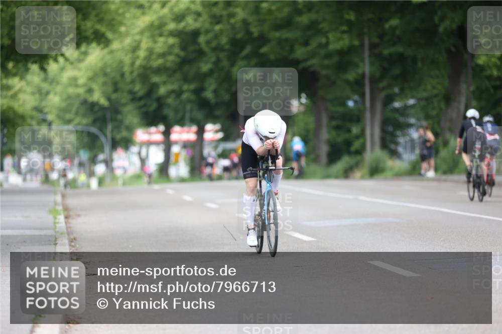 15.06.2025 - 7 Türme Triathlon Yannick Fuchs http://msf.ph/oto/7966713 15.06.2025 11:18:24 Radfahren 215 meine-sportfotos.de