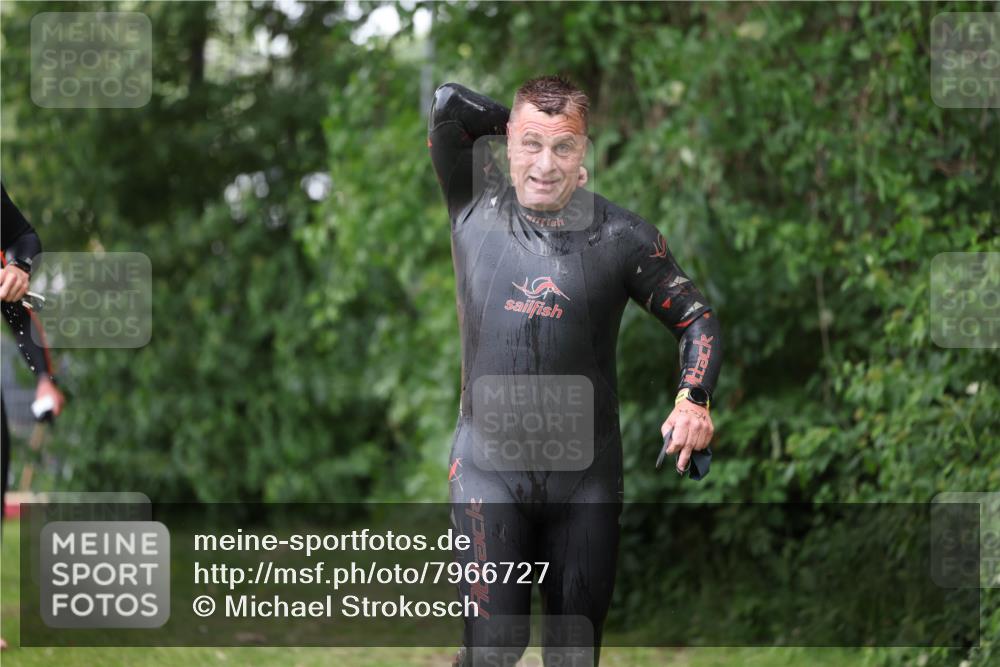 15.06.2025 - 7 Türme Triathlon Michael Strokosch http://msf.ph/oto/7966727 15.06.2025 12:20:59 Schwimmen 385, 434, 557, 568, 592, 597, 625, 674 meine-sportfotos.de