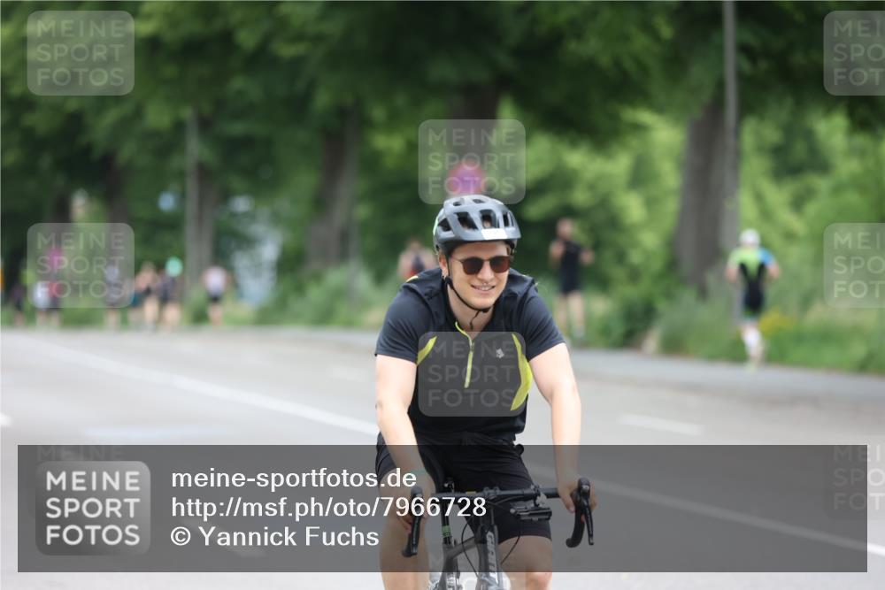 15.06.2025 - 7 Türme Triathlon Yannick Fuchs http://msf.ph/oto/7966728 15.06.2025 14:08:46 Radfahren 294, 838 meine-sportfotos.de
