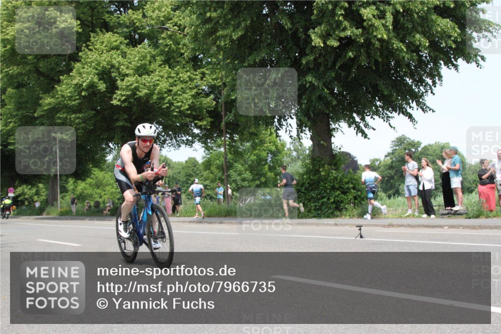 15.06.2025 - 7 Türme Triathlon Yannick Fuchs http://msf.ph/oto/7966735 15.06.2025 13:20:13 Radfahren  meine-sportfotos.de