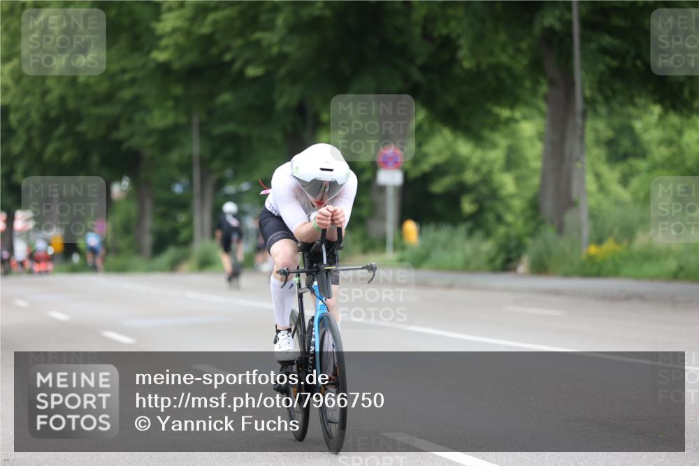 15.06.2025 - 7 Türme Triathlon Yannick Fuchs http://msf.ph/oto/7966750 15.06.2025 11:18:25 Radfahren 215 meine-sportfotos.de