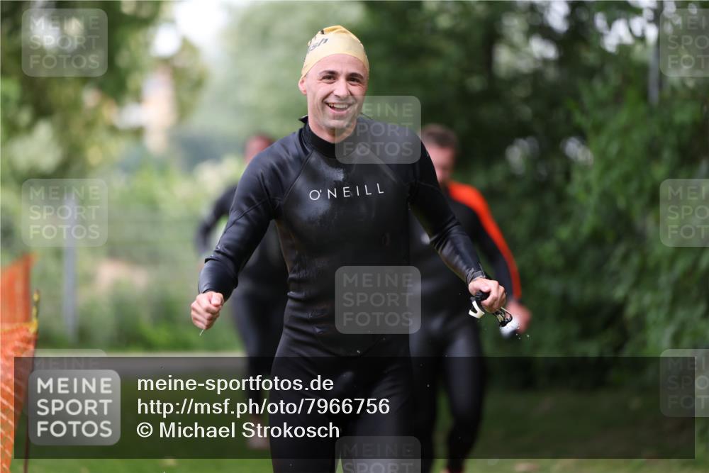 15.06.2025 - 7 Türme Triathlon Michael Strokosch http://msf.ph/oto/7966756 15.06.2025 12:21:00 Schwimmen 385, 434, 557, 568, 592, 597, 625, 674 meine-sportfotos.de