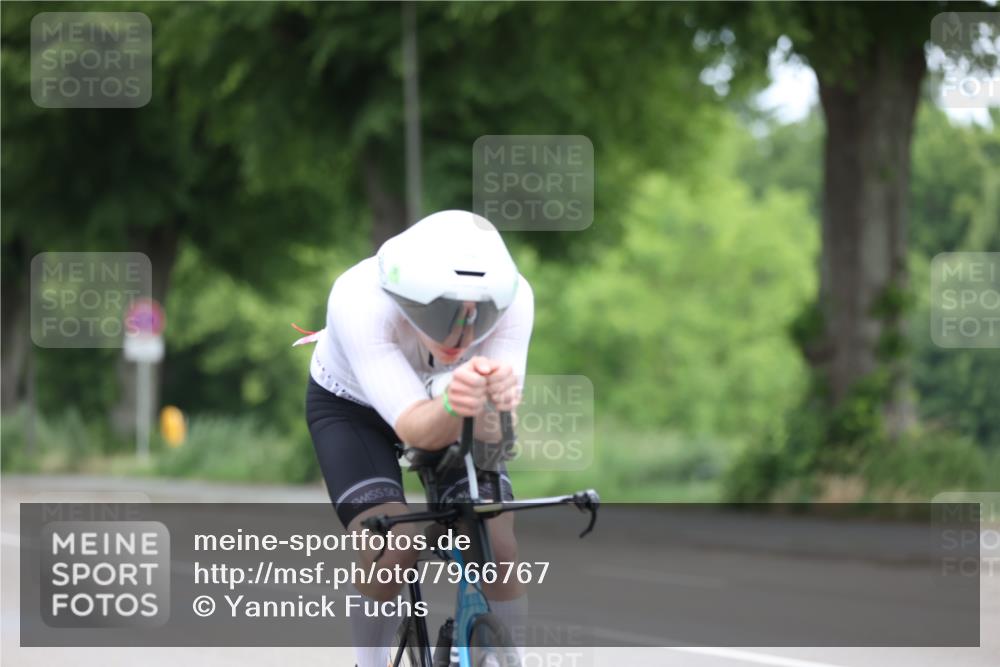 15.06.2025 - 7 Türme Triathlon Yannick Fuchs http://msf.ph/oto/7966767 15.06.2025 11:18:26 Radfahren 215 meine-sportfotos.de