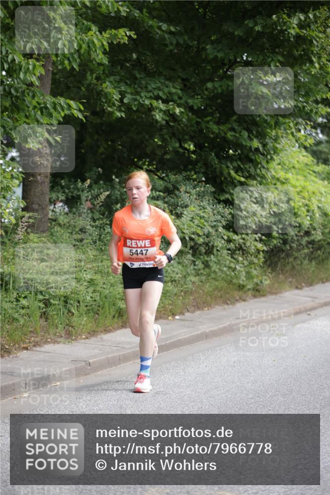 15.06.2025 - REWE Women's Run Jannik Wohlers http://msf.ph/oto/7966778 15.06.2025 10:01:49 Laufen 5447 meine-sportfotos.de