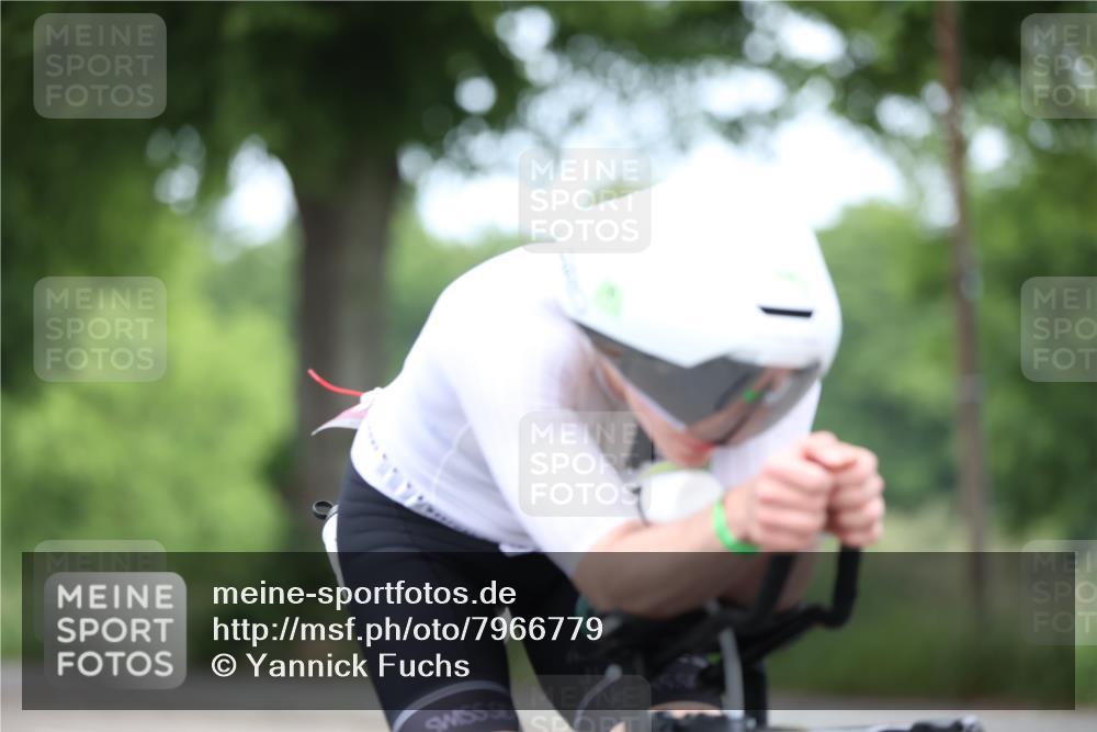 15.06.2025 - 7 Türme Triathlon Yannick Fuchs http://msf.ph/oto/7966779 15.06.2025 11:18:26 Radfahren 215 meine-sportfotos.de