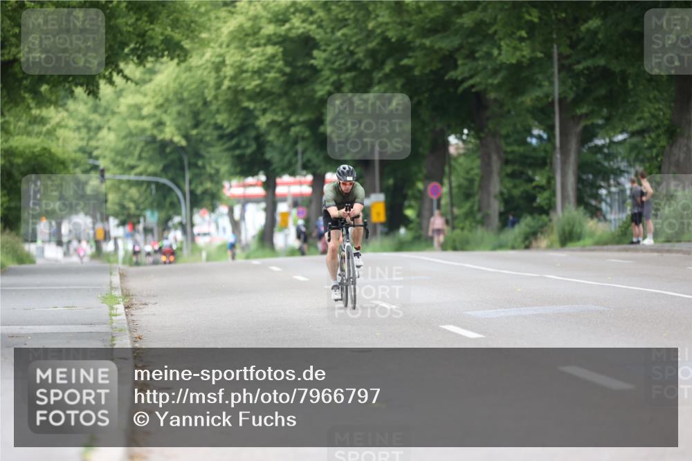15.06.2025 - 7 Türme Triathlon Yannick Fuchs http://msf.ph/oto/7966797 15.06.2025 11:18:36 Radfahren 264 meine-sportfotos.de