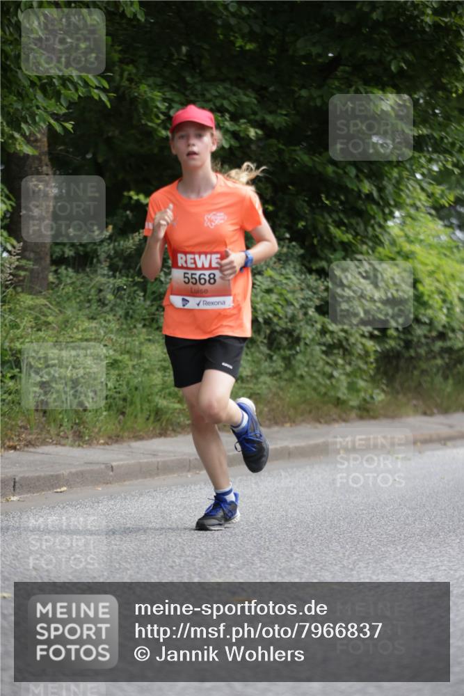 15.06.2025 - REWE Women's Run Jannik Wohlers http://msf.ph/oto/7966837 15.06.2025 10:01:55 Laufen 5568 meine-sportfotos.de