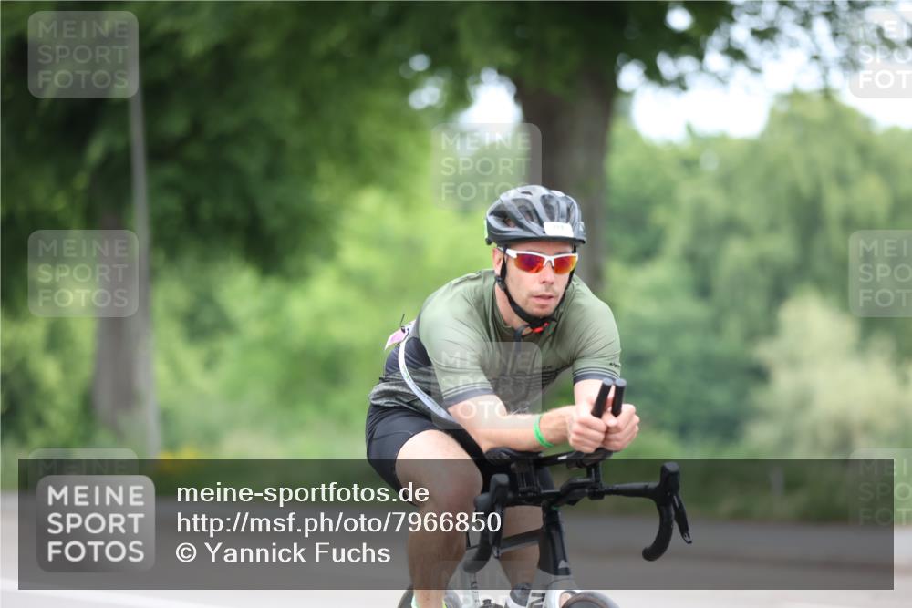 15.06.2025 - 7 Türme Triathlon Yannick Fuchs http://msf.ph/oto/7966850 15.06.2025 11:18:39 Radfahren 264 meine-sportfotos.de