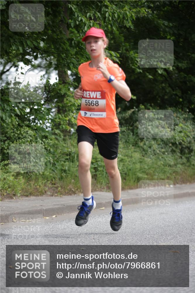 15.06.2025 - REWE Women's Run Jannik Wohlers http://msf.ph/oto/7966861 15.06.2025 10:01:55 Laufen 5568 meine-sportfotos.de