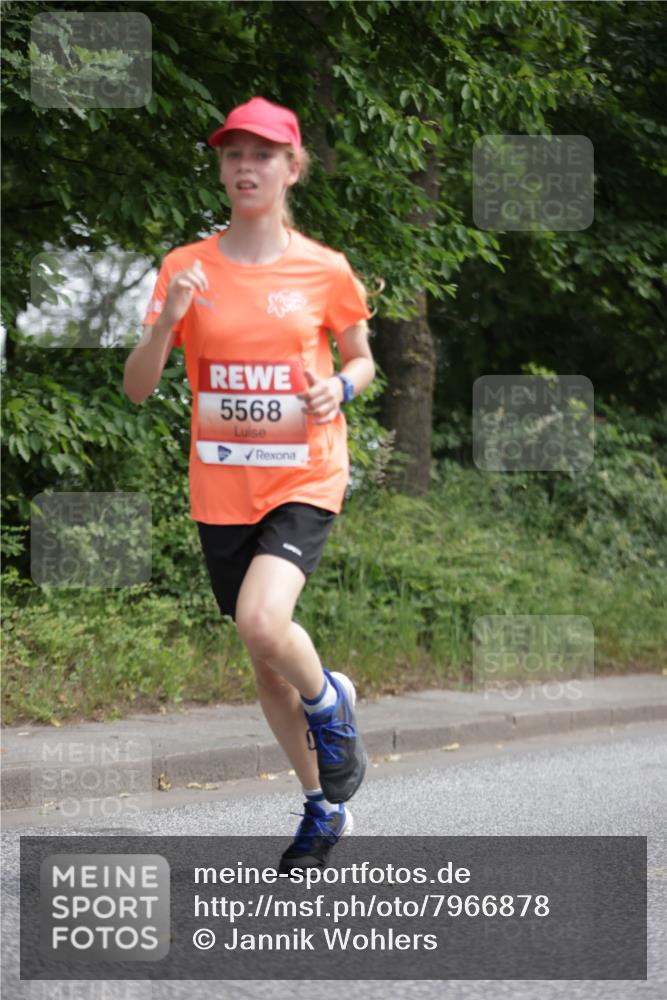 15.06.2025 - REWE Women's Run Jannik Wohlers http://msf.ph/oto/7966878 15.06.2025 10:01:56 Laufen 5568 meine-sportfotos.de