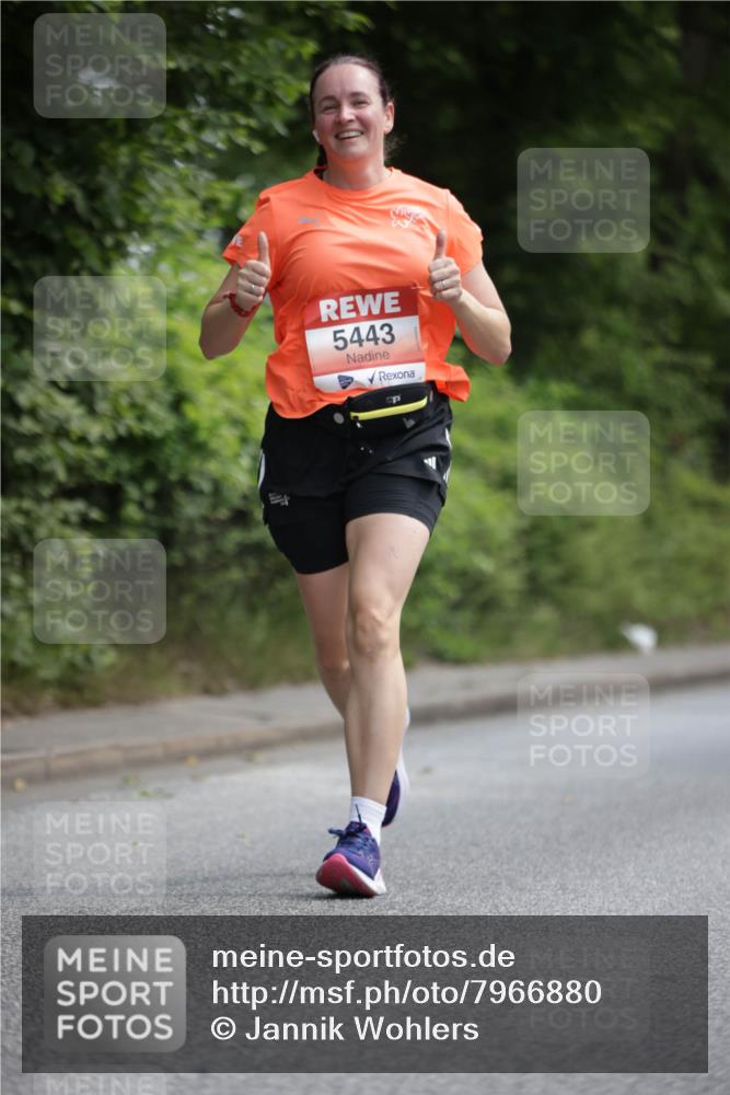 15.06.2025 - REWE Women's Run Jannik Wohlers http://msf.ph/oto/7966880 15.06.2025 10:02:00 Laufen 5443 meine-sportfotos.de