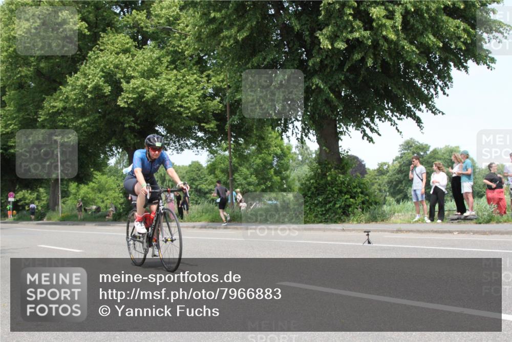 15.06.2025 - 7 Türme Triathlon Yannick Fuchs http://msf.ph/oto/7966883 15.06.2025 13:21:00 Radfahren  meine-sportfotos.de