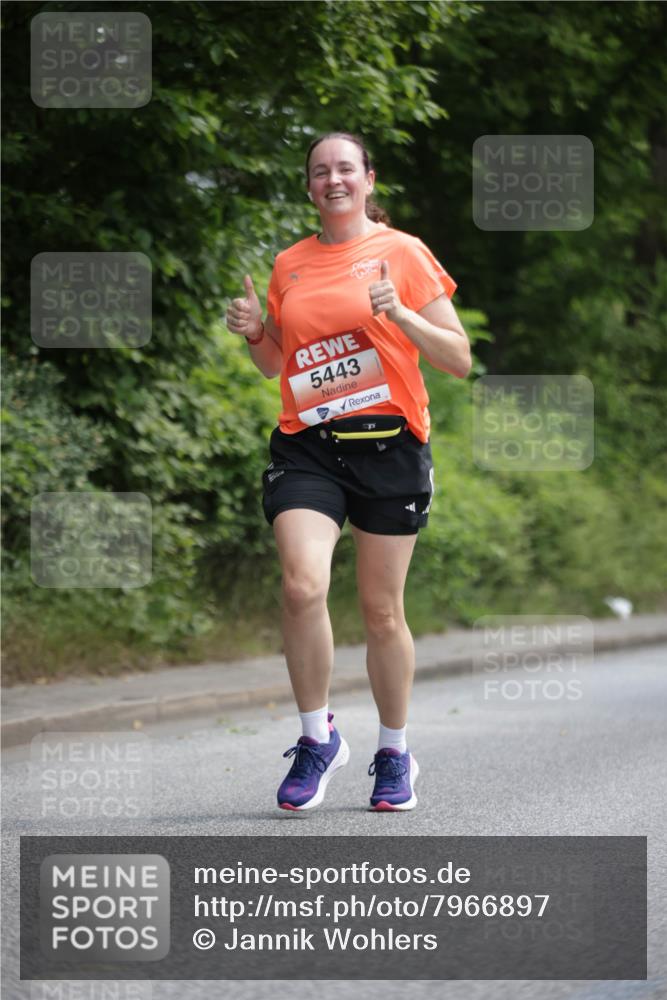 15.06.2025 - REWE Women's Run Jannik Wohlers http://msf.ph/oto/7966897 15.06.2025 10:02:01 Laufen 5443 meine-sportfotos.de
