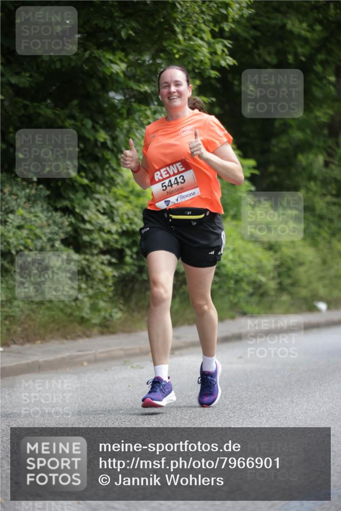 15.06.2025 - REWE Women's Run Jannik Wohlers http://msf.ph/oto/7966901 15.06.2025 10:02:01 Laufen 5443 meine-sportfotos.de
