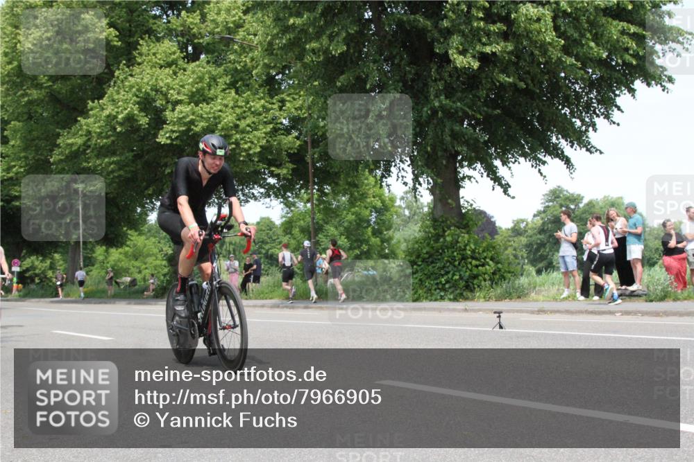 15.06.2025 - 7 Türme Triathlon Yannick Fuchs http://msf.ph/oto/7966905 15.06.2025 13:21:16 Radfahren  meine-sportfotos.de