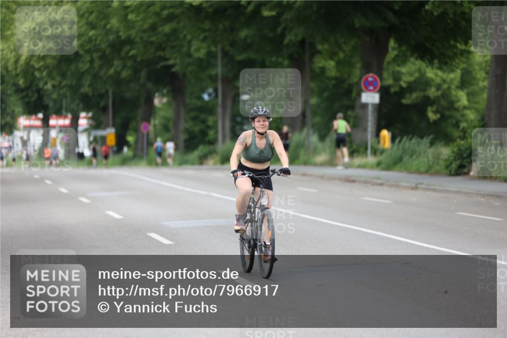 15.06.2025 - 7 Türme Triathlon Yannick Fuchs http://msf.ph/oto/7966917 15.06.2025 14:10:17 Radfahren  meine-sportfotos.de
