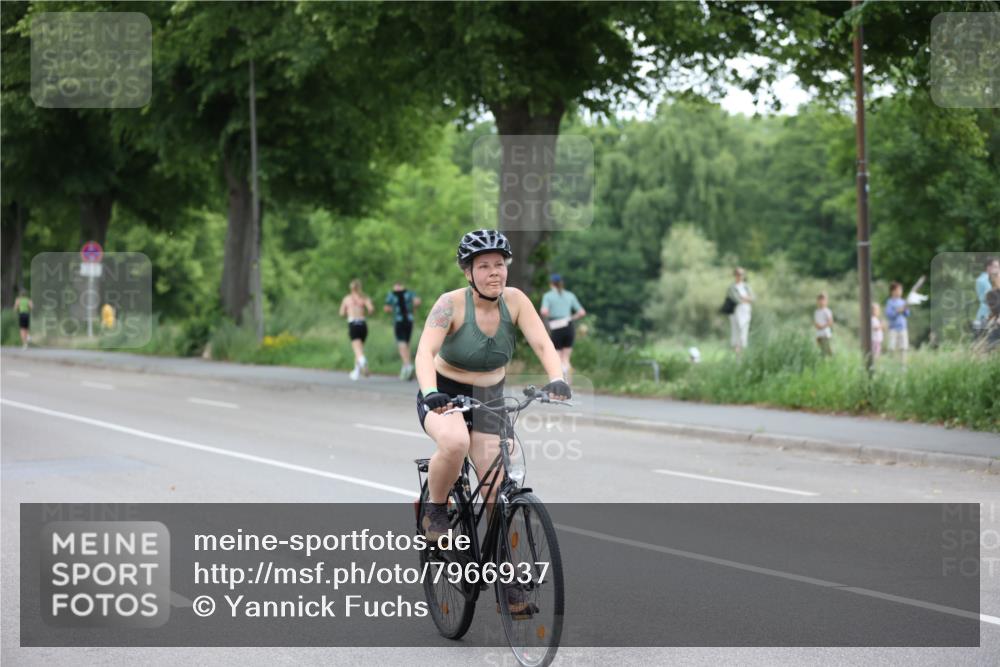 15.06.2025 - 7 Türme Triathlon Yannick Fuchs http://msf.ph/oto/7966937 15.06.2025 14:10:19 Radfahren  meine-sportfotos.de