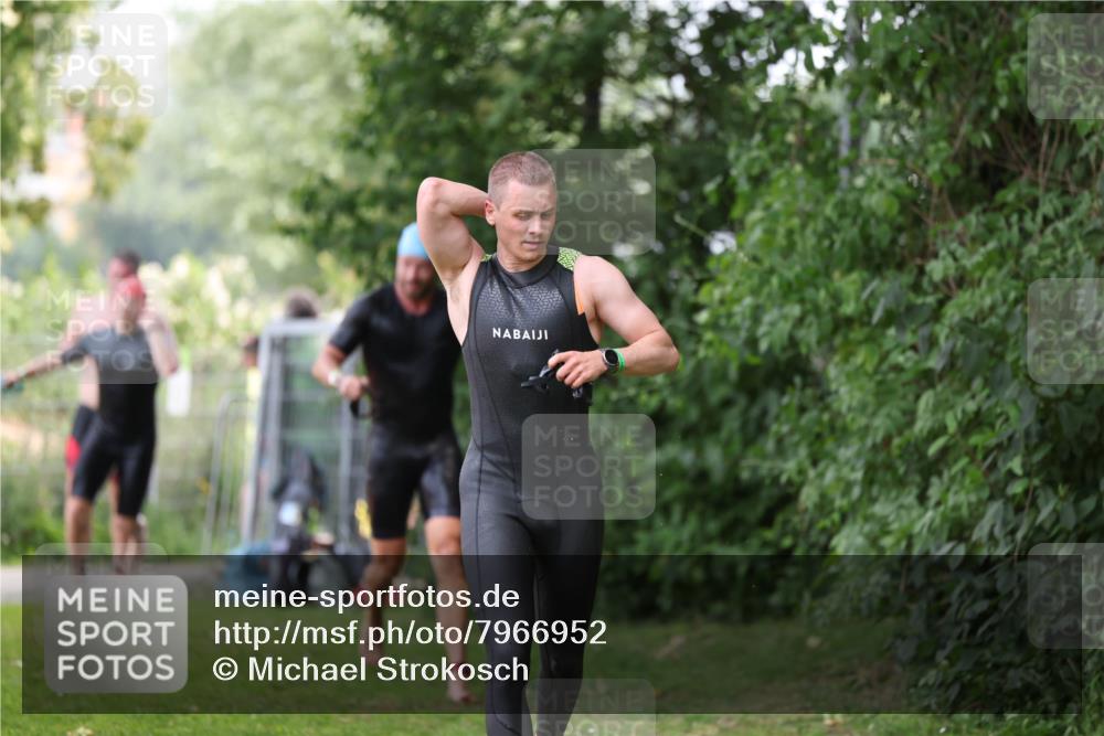 15.06.2025 - 7 Türme Triathlon Michael Strokosch http://msf.ph/oto/7966952 15.06.2025 12:21:25 Schwimmen 390, 515, 534, 592, 626, 665, 674 meine-sportfotos.de