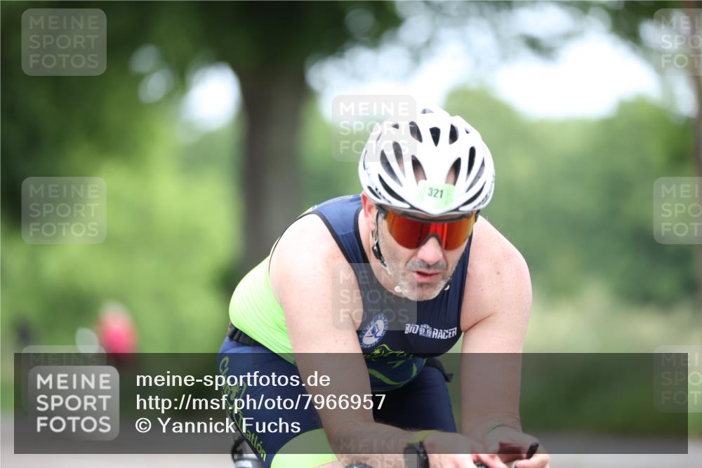 15.06.2025 - 7 Türme Triathlon Yannick Fuchs http://msf.ph/oto/7966957 15.06.2025 11:19:38 Radfahren 282, 321 meine-sportfotos.de