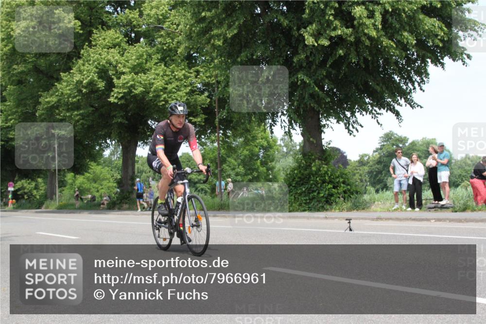 15.06.2025 - 7 Türme Triathlon Yannick Fuchs http://msf.ph/oto/7966961 15.06.2025 13:21:45 Radfahren  meine-sportfotos.de