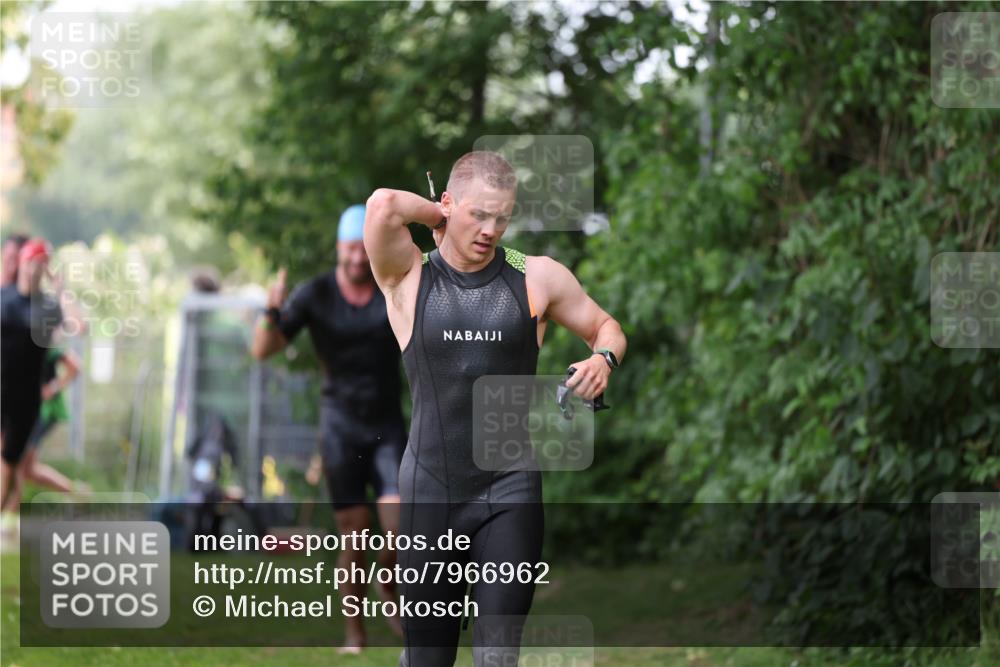 15.06.2025 - 7 Türme Triathlon Michael Strokosch http://msf.ph/oto/7966962 15.06.2025 12:21:26 Schwimmen 390, 492, 515, 534, 626, 665, 674, 680 meine-sportfotos.de