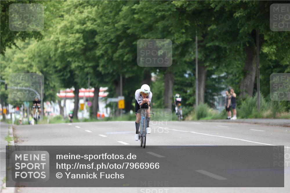 15.06.2025 - 7 Türme Triathlon Yannick Fuchs http://msf.ph/oto/7966966 15.06.2025 11:19:41 Radfahren 282, 321 meine-sportfotos.de